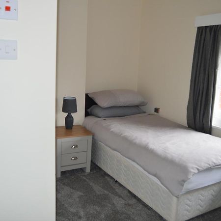 Отель The Rose & Crown Bulford Экстерьер фото