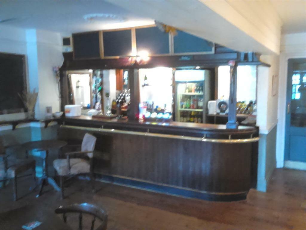 Отель The Rose & Crown Bulford Экстерьер фото